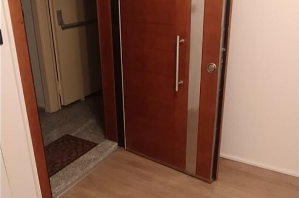 NAUTİLUS AVM KARŞISINDA, MARMARAY VE METRO DURAĞININ DİBİNDE...
