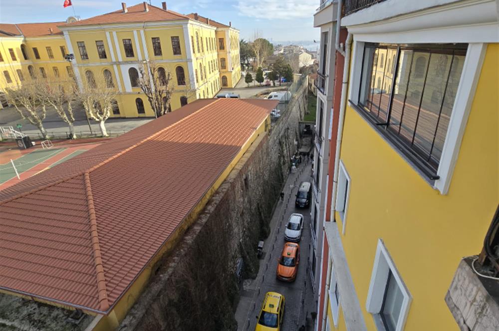İstiklal Caddesi, Galatasaray Lisesi Yakınında Kiralık Ofis 1+1