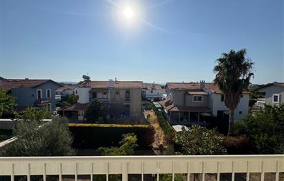 Çeşme Deniz Obası Sitesi'nde Satılık 2+1 Bahçeli Dubleks Villa