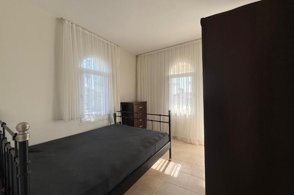 Çeşme Deniz Obası Sitesi'nde Satılık 2+1 Bahçeli Dubleks Villa