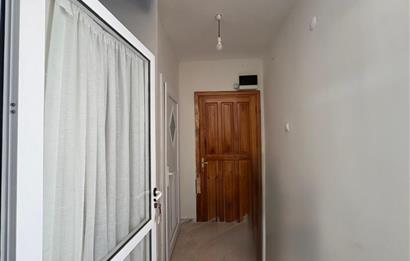 Çeşme Deniz Obası Sitesi'nde Satılık 2+1 Bahçeli Dubleks Villa