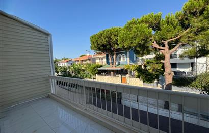 Çeşme Deniz Obası Sitesi'nde Satılık 2+1 Bahçeli Dubleks Villa