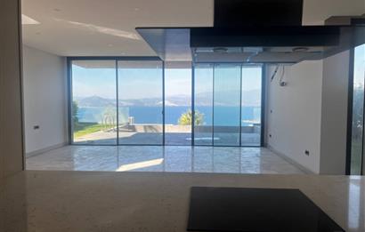 Boğaziçi Adabükü Deniz Manzaralı 5+2 Lüks Villa