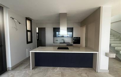 Boğaziçi Adabükü Deniz Manzaralı 5+2 Lüks Villa