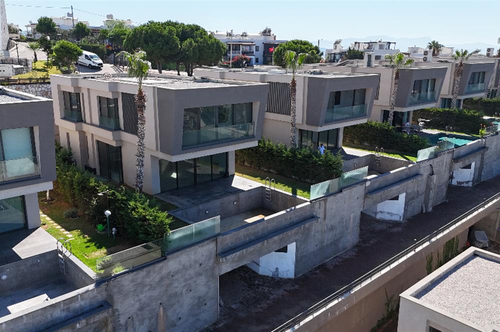 Boğaziçi Adabükü Deniz Manzaralı 5+2 Lüks Villa