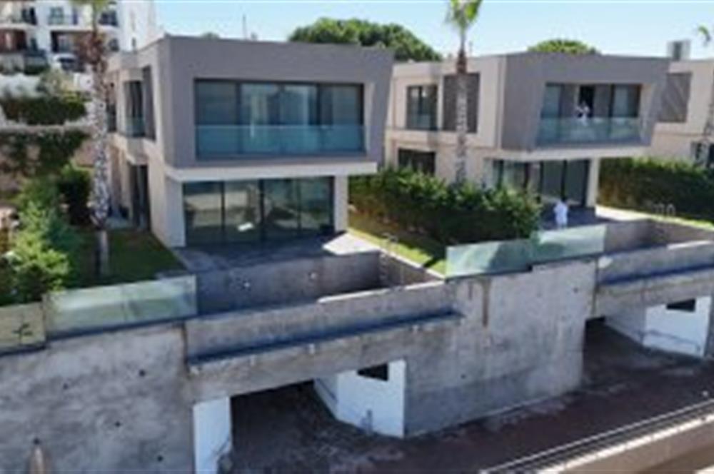 Boğaziçi Adabükü Deniz Manzaralı 5+2 Lüks Villa