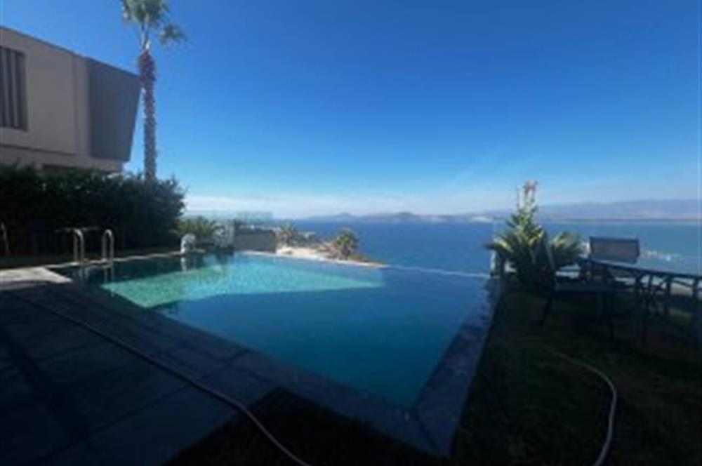 Boğaziçi Adabükü Deniz Manzaralı 5+2 Lüks Villa