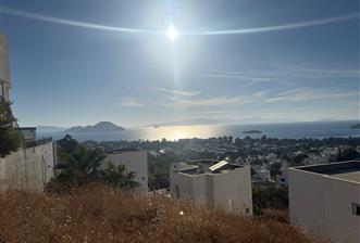 Bodrum Peksimet'de Satılık Deniz Manzaralı İmarlı Arsa