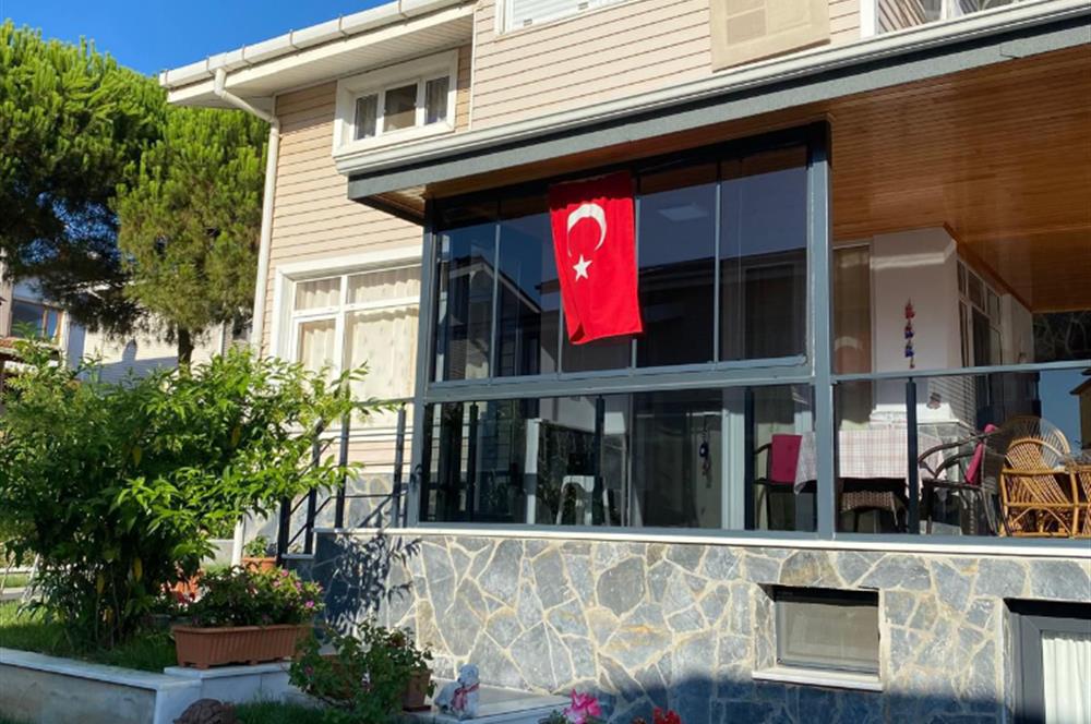 YALOVA ARMUTLU HAVACILAR SİTESİ UTES'İN EN GÜZEL KONUMLU VİLLASI