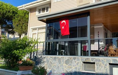 YALOVA ARMUTLU HAVACILAR SİTESİ UTES'İN EN GÜZEL KONUMLU VİLLASI
