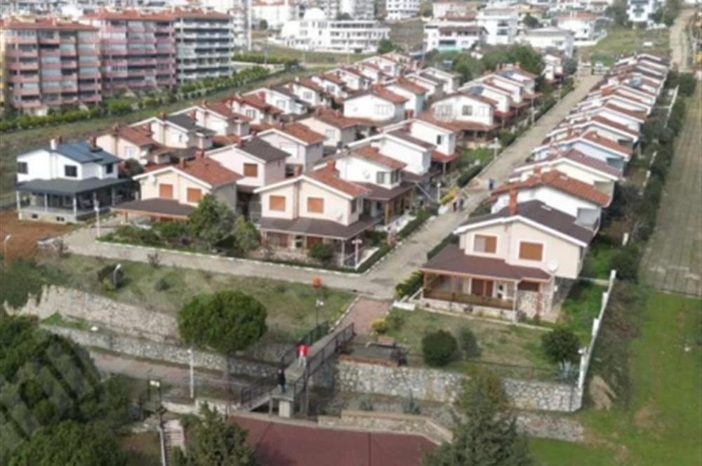 YALOVA ARMUTLU HAVACILAR SİTESİ UTES'İN EN GÜZEL KONUMLU VİLLASI