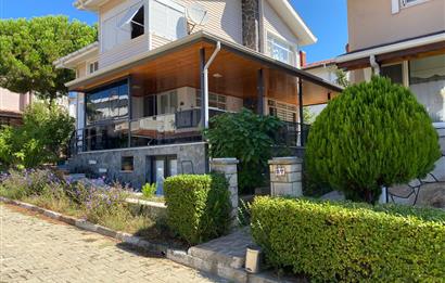 YALOVA ARMUTLU HAVACILAR SİTESİ UTES'İN EN GÜZEL KONUMLU VİLLASI