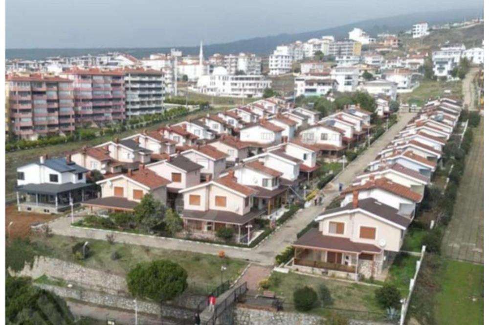YALOVA ARMUTLU HAVACILAR SİTESİ UTES'İN EN GÜZEL KONUMLU VİLLASI