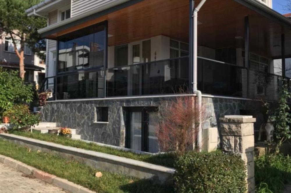 YALOVA ARMUTLU HAVACILAR SİTESİ UTES'İN EN GÜZEL KONUMLU VİLLASI