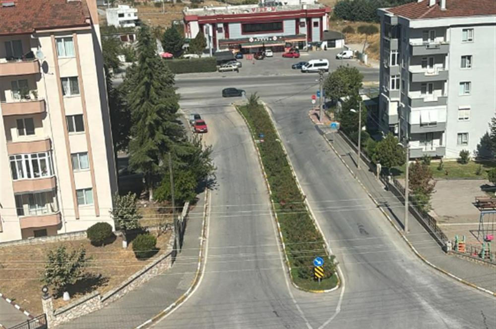 C21 BAL'DAN ADNAN MENDERES WİLLMONT OTEL KARŞISI SATILIK 3+1