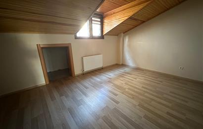 GENİŞ KULLANIM ALANLI KAPALI OTOPARKLI DUBLEKS DAİRE