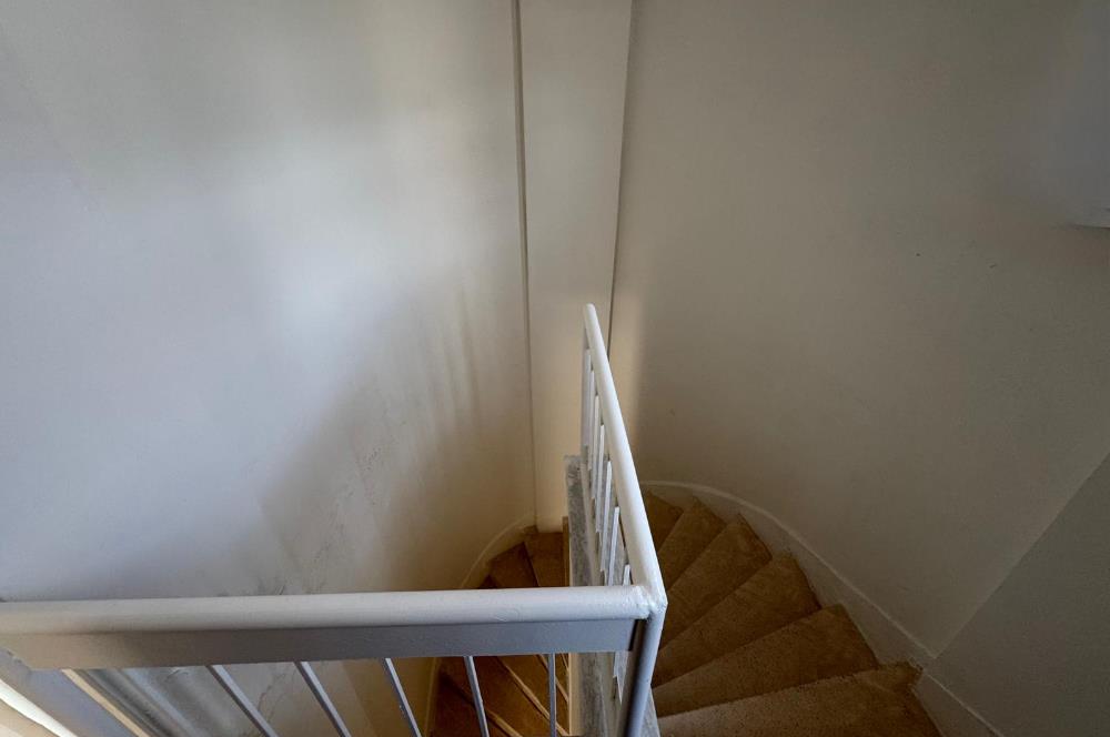Çeşme Deniz Obası Sitesi'nde Satılık 2+1 Bahçeli Dubleks Villa