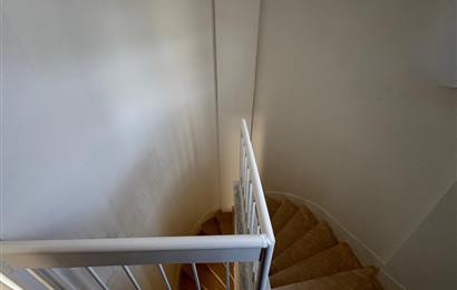 Çeşme Deniz Obası Sitesi'nde Satılık 2+1 Bahçeli Dubleks Villa
