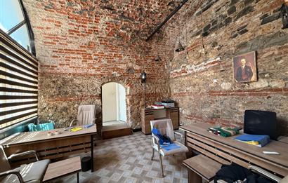  İstanbul Halıcıoğlunda Ahşap Rustik Kiralık Bina