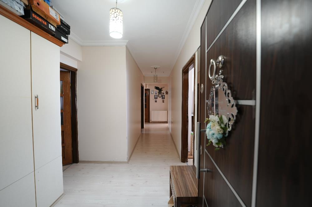 C21 Cius; Akkanlar Sitesi'nde Deniz Manzaralı 3+1 Ara Kat Daire
