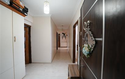 C21 Cius; Akkanlar Sitesi'nde Deniz Manzaralı 3+1 Ara Kat Daire
