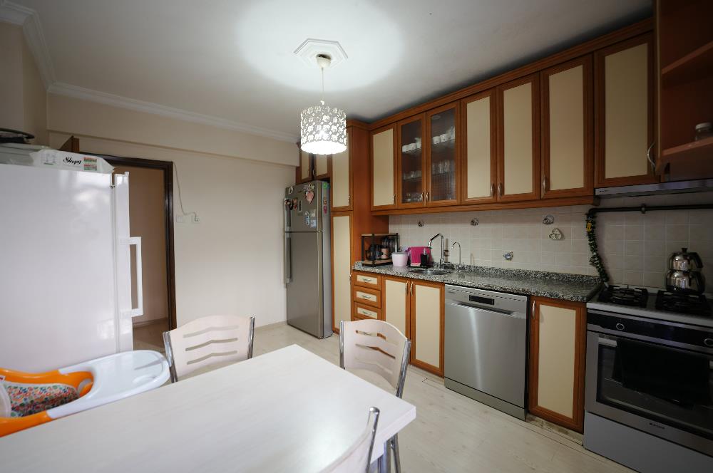 C21 Cius; Akkanlar Sitesi'nde Deniz Manzaralı 3+1 Ara Kat Daire