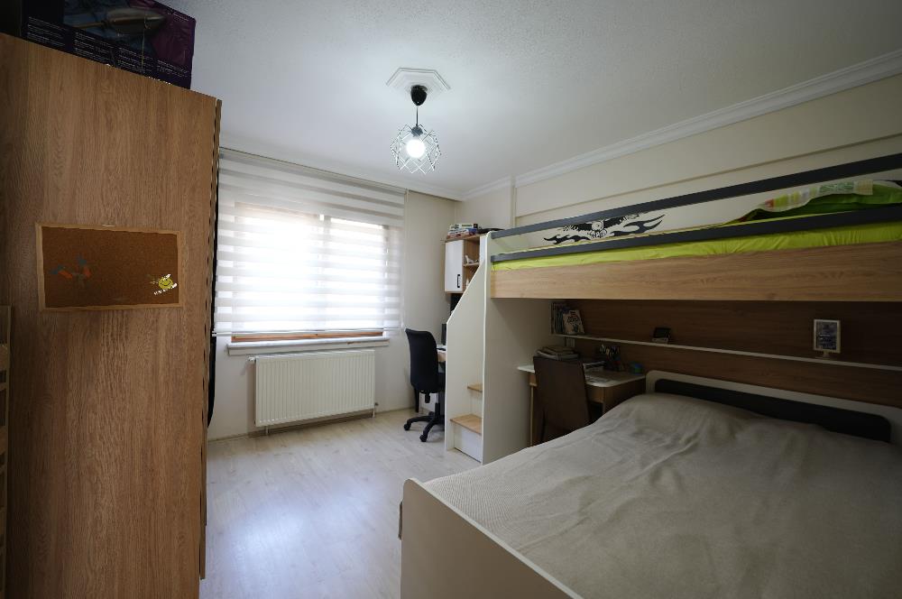 C21 Cius; Akkanlar Sitesi'nde Deniz Manzaralı 3+1 Ara Kat Daire