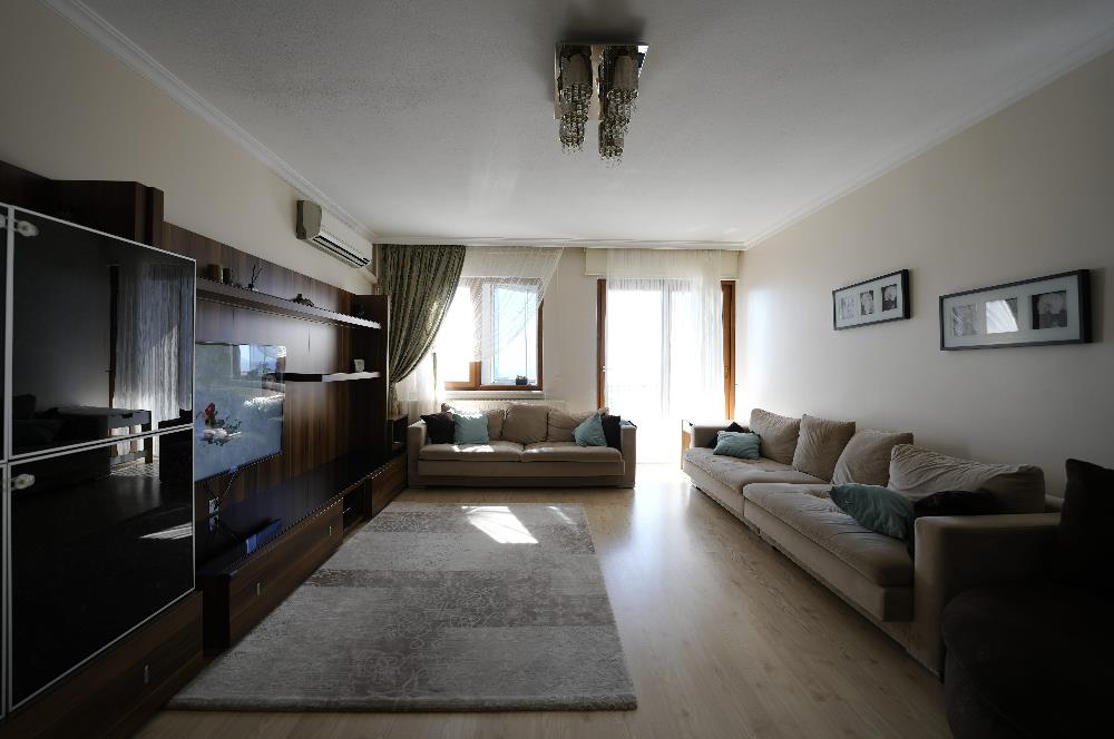 C21 Cius; Akkanlar Sitesi'nde Deniz Manzaralı 3+1 Ara Kat Daire