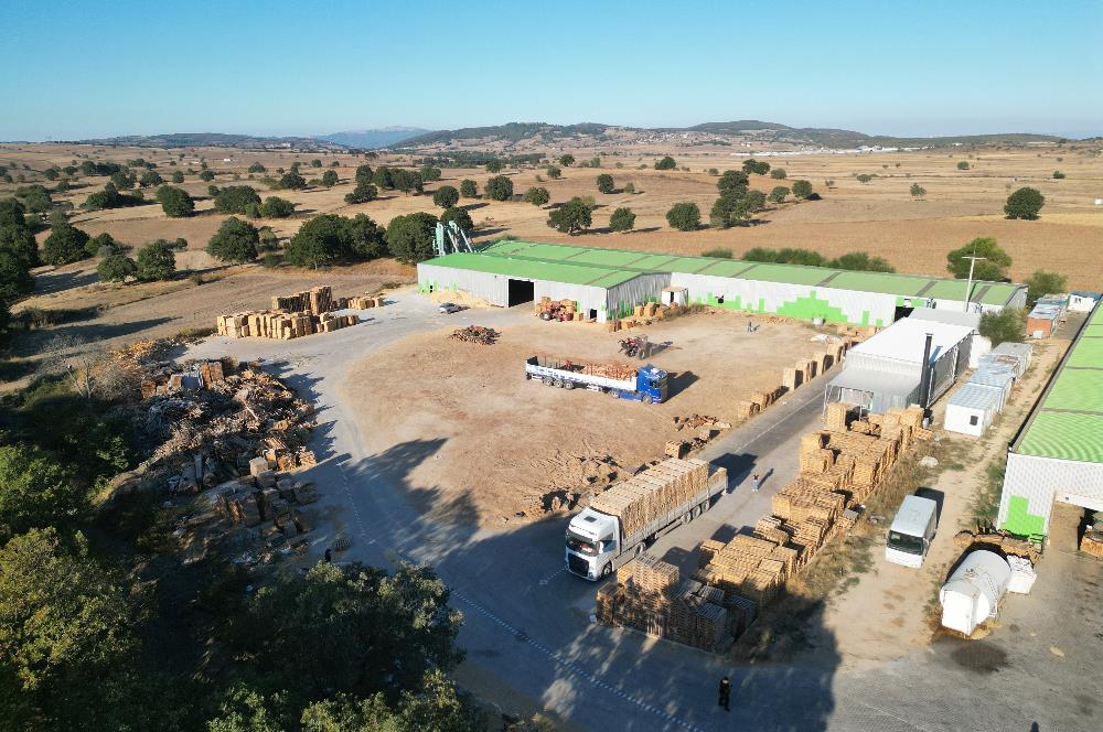 C21 BAL'DAN 21.734 M2 ARSA// 4025 m2 KAPALI ALANI OLAN SATILIK FABRİKA