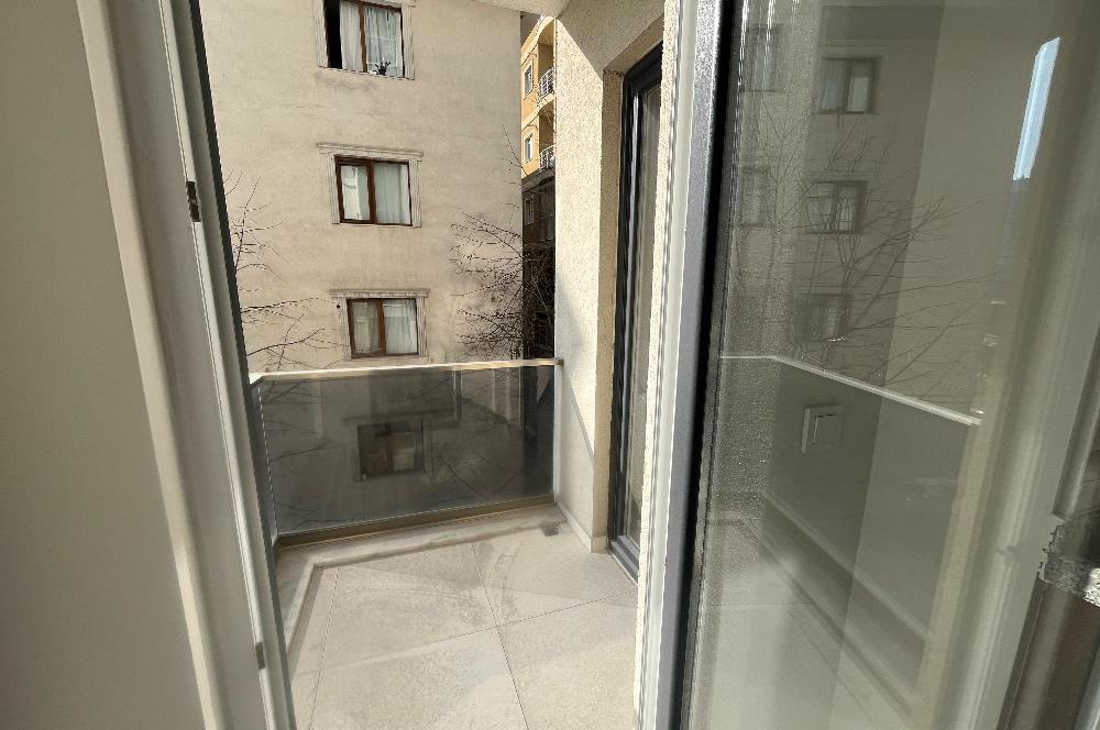ATAŞEHİR NİLÜFER KONAKLARI SATILIK 2+1 DAİRE METROYA YAKIN