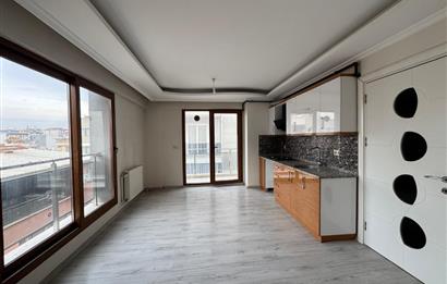 İzmir Park AVM Yakını Merkezi konumda Satılık 2+1 Daire