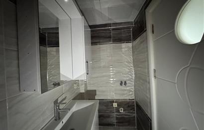 İzmir Park AVM Yakını Merkezi konumda Satılık 2+1 Daire