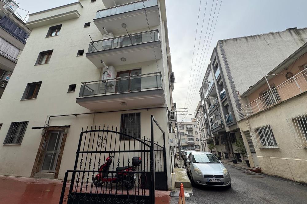 İzmir Park AVM Yakını Merkezi konumda Satılık 2+1 Daire