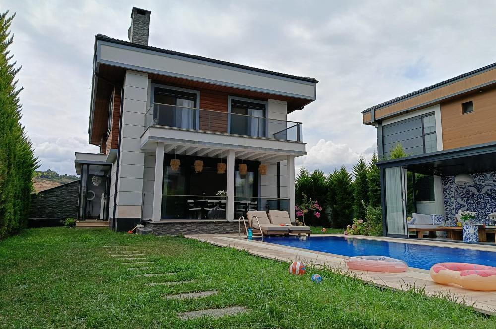 ŞİLE ÇAVUŞ'TA SATILIK MÜSTAKİL HAVUZLU 3+1 DUBLEKS VİLLA