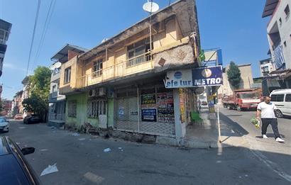 Bayraklı Yamanlar'da Otobüs Güzergahı Üzerinde Satılık Bina