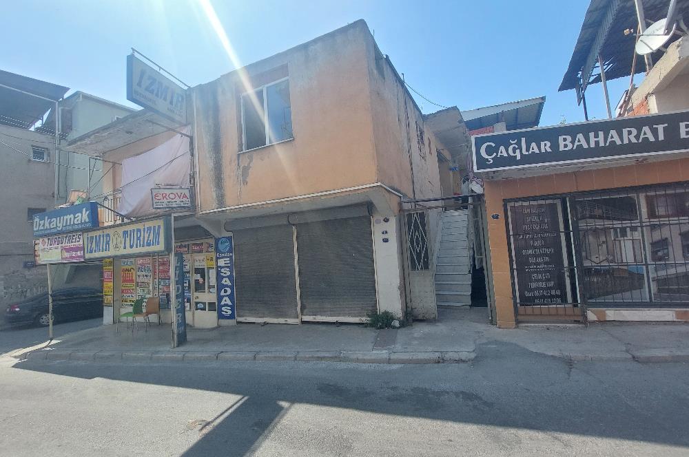 Bayraklı Yamanlar'da Otobüs Güzergahı Üzerinde Satılık Bina