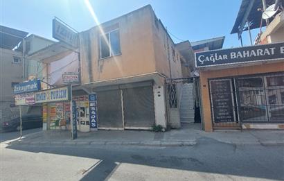 Bayraklı Yamanlar'da Otobüs Güzergahı Üzerinde Satılık Bina