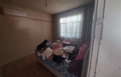 Bayraklı Yamanlar'da Otobüs Güzergahı Üzerinde Satılık Bina