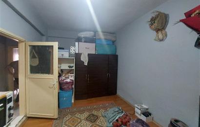 Bayraklı Yamanlar'da Otobüs Güzergahı Üzerinde Satılık Bina