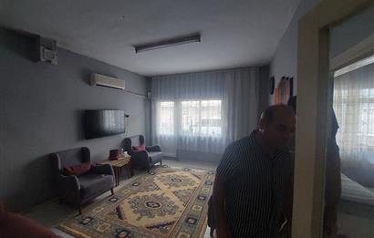 Bayraklı Yamanlar'da Otobüs Güzergahı Üzerinde Satılık Bina