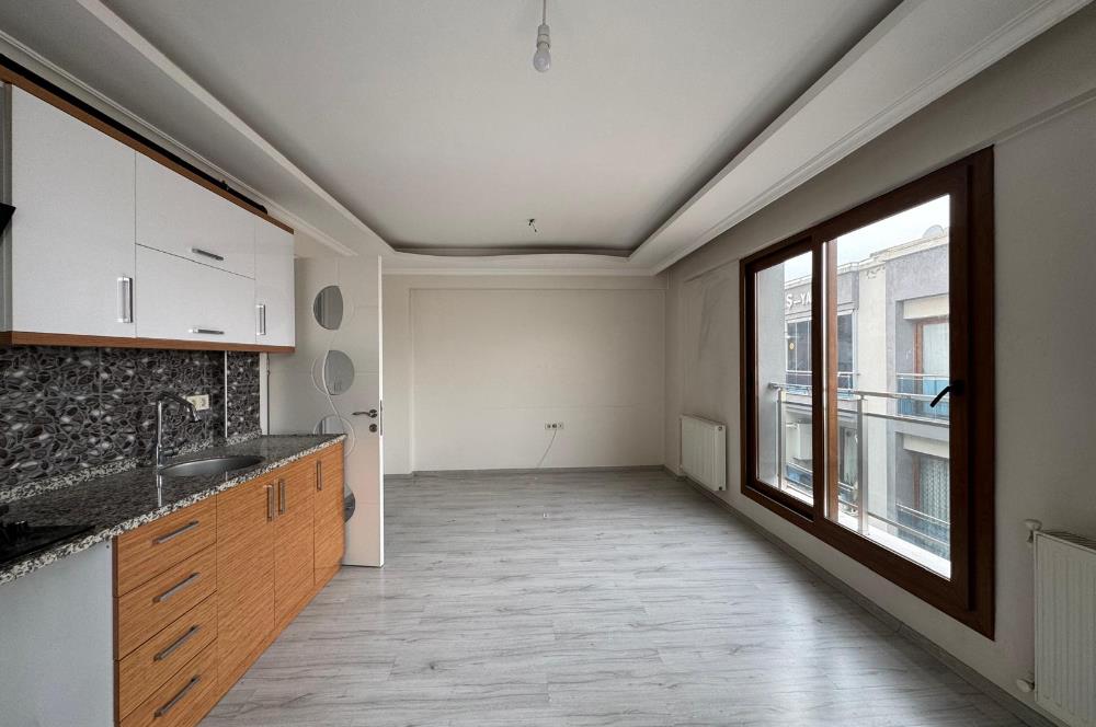 İzmir Park AVM Yakını Merkezi konumda Satılık 2+1 Daire