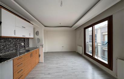 İzmir Park AVM Yakını Merkezi konumda Satılık 2+1 Daire