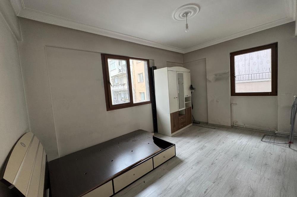 İzmir Park AVM Yakını Merkezi konumda Satılık 2+1 Daire