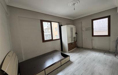 İzmir Park AVM Yakını Merkezi konumda Satılık 2+1 Daire
