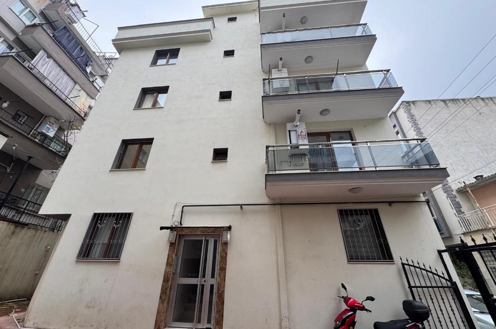 İzmir Park AVM Yakını Merkezi konumda Satılık 2+1 Daire