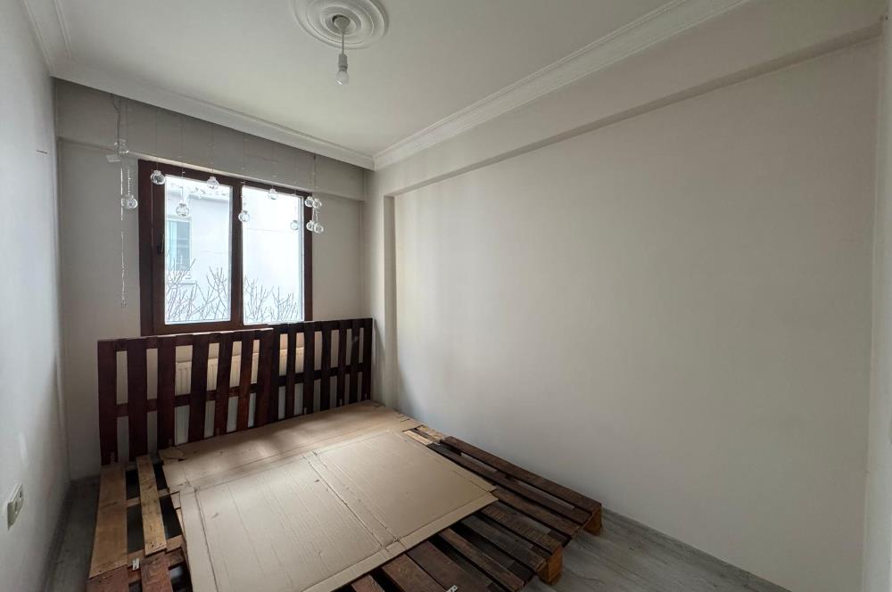 İzmir Park AVM Yakını Merkezi konumda Satılık 2+1 Daire