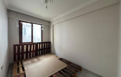 İzmir Park AVM Yakını Merkezi konumda Satılık 2+1 Daire