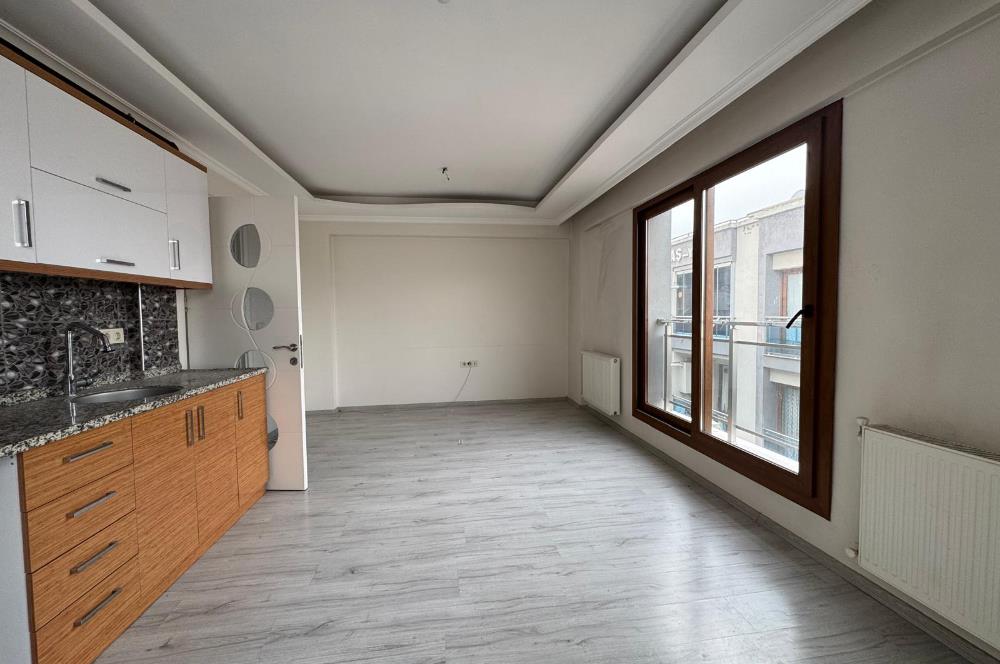 İzmir Park AVM Yakını Merkezi konumda Satılık 2+1 Daire