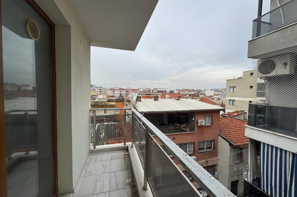 İzmir Park AVM Yakını Merkezi konumda Satılık 2+1 Daire