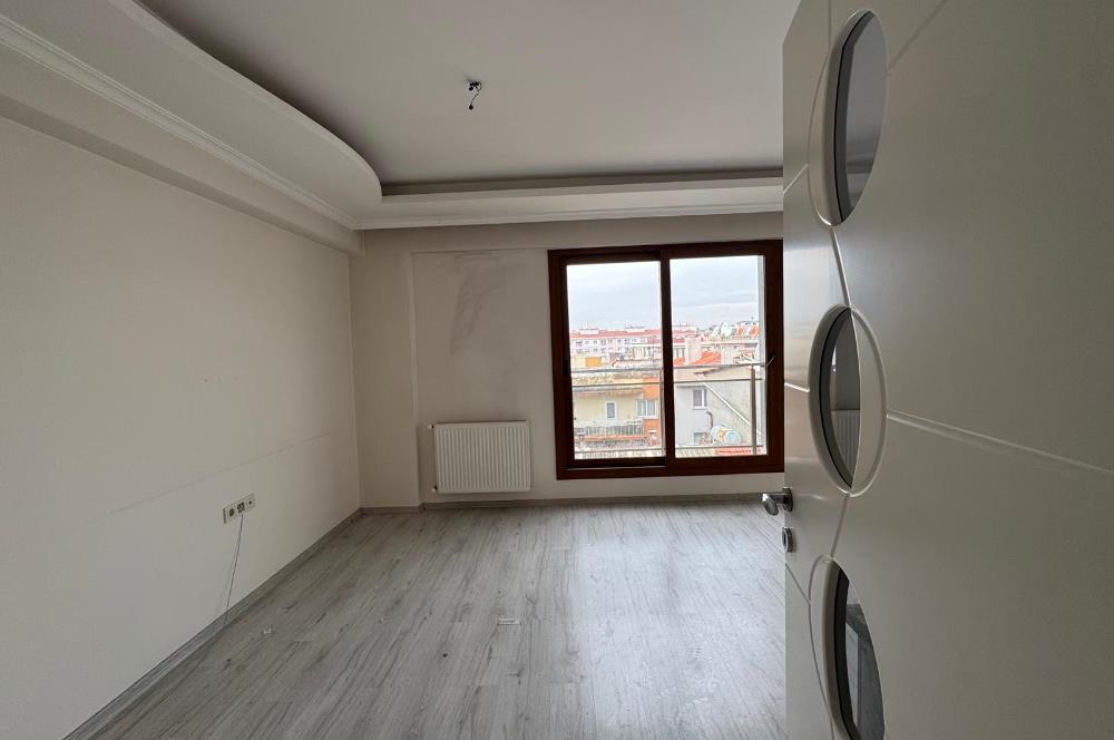 İzmir Park AVM Yakını Merkezi konumda Satılık 2+1 Daire